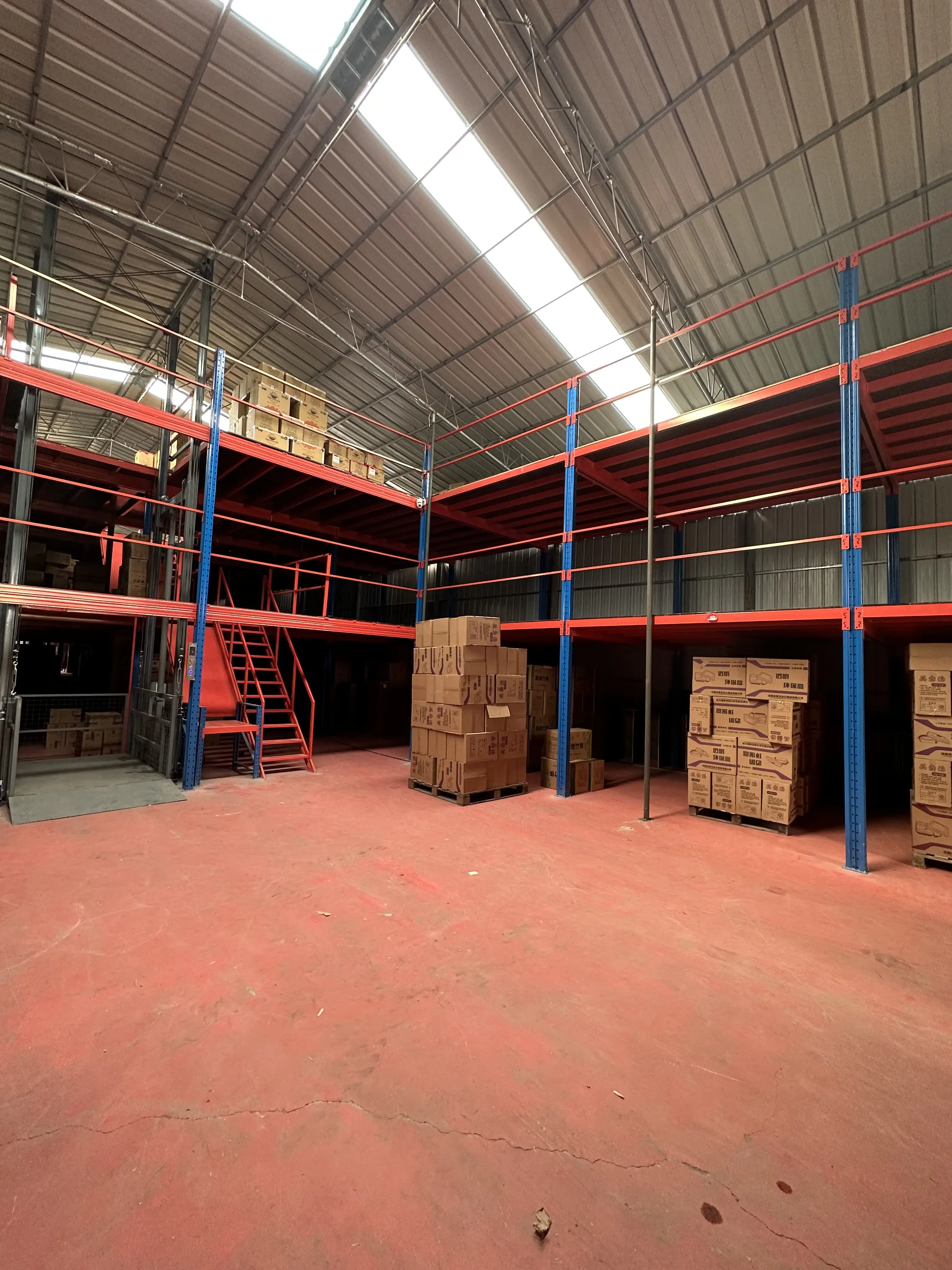 2026年 貨架廠家實力推薦：閣樓貨架、懸臂貨架、貫通貨架、高位貨架、倉儲貨架、重型貨架、穿梭車貨架、流利貨架、閣樓平臺貨架，精選耐用倉儲解決方案！