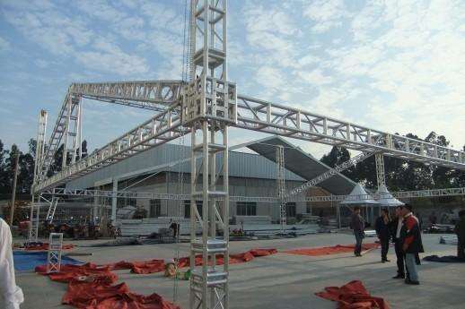1538101096276554.jpg 舞臺桁架