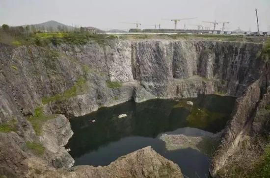 t01ea6c284dd1d696db?size=550x363